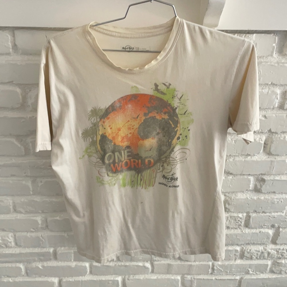 Vintage Hard Rock Mens tee shirt.